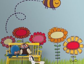 Μέλισσα πετά πάνω από λουλούδια, Παιδικά, Ταπετσαρίες Τοίχου, 100 x 100 εκ.